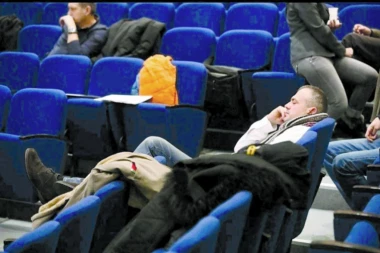 TRIFUNOVIĆ I ZVANIČNO POSTAO POLITIČAR, Sergej: Veselo, sad  budala vodi PSG