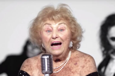 (VIDEO) Inge (97) je preživela Holokaust, ali godine je ne sprečavaju da peva u hevi metal bendu