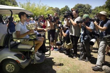 (VIDEO) Novak sa osmehom napustio Australiju