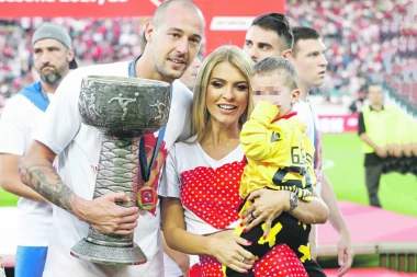 (VIDEO) SNEŽA PLAČE OD SMEHA: Filip Borjan po prvi put na fudbalskom treningu