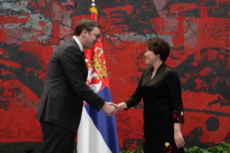 Vučić sutra sa ambasadorkom NR Kine Čen Bo
