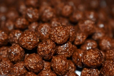 (RECEPT) Za ove KREMASTE KUGLICE, treba vam samo 4 sastojka i 15 minuta: Rezultat je očaravajuć, kao iz najbolje poslastičarnice