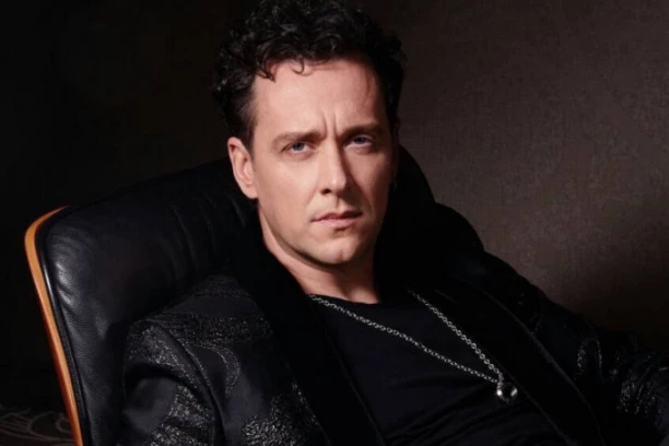 PRVA IZJAVA DŽENANA LONČAREVIĆA NAKON UDESA! Pevač doživeo saobraćajku, evo kako se oseća nakon što mu se vozilo PREVRNULO!