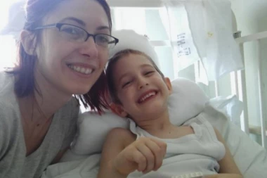 U njegovom malenom životu sve se promenilo preko noći: POMOZIMO DIMITRIJU DA PONOVO PROHODA...