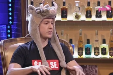 Baka Prase je jedan od najpopularnijih momaka u našoj zemlji, a ovako izgleda njegova devojka!