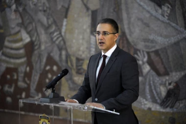 Stefanović o upadu opozicije u RTS: Nećemo tolerisati napade ne policiju i novinare