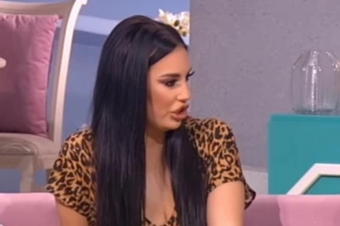 Kaća prekinula nastup zbog pijanog gosta!