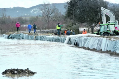 UPOZORENJE METEOROLOGA: Prete nam poplave, sneg se naglo topi!