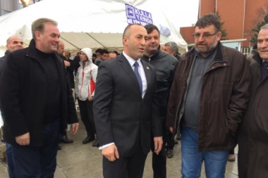 HARADINAJ GLUMI SILU: Takse ostaju dok sam ja premijer, nadam se da ste me dobro čuli!