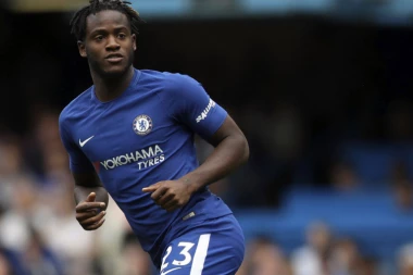 "Betmen" u Srbinu traži svog "Robina": Debi u novom dresu protiv Srba