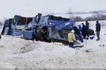TRAGEDIJA! Najmanje šest ljudi POGINULO u prevrtanju autobusa!