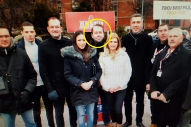 (FOTO) Slike demantuju Boška Obradovića: Glišić koji je doneo vešala na proteste blizak DVERIMA