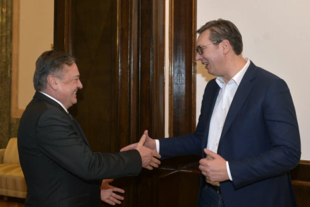 NEK SE VOZE KOČIJAMA AKO IM SMETA BEOGRAD NA VODI: Gradonačelnik Ljubljane pohvalio razvoj srpske prestonice