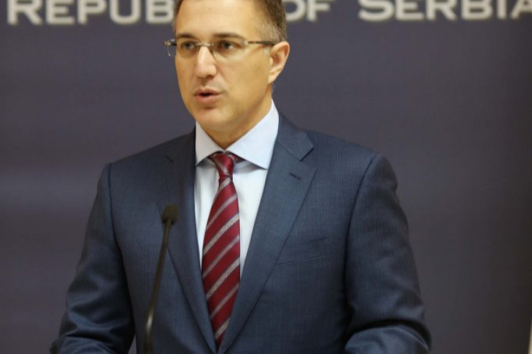 Stefanović sasuo sve u lice opoziciji: Skadalozno je da ljudi koji su urušili Srbiju pričaju o pravdi