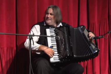 (VIDEO) Preminuo poznati harmonikaš Bojan Jovanović!