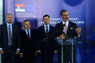 U granični prelaz Bajmok uloženo  2,1 miliona evra! Mali i Fabrici prisustvovali otvaranju