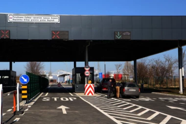 Zaplenjeno više od pola miliona evra na carinskom prelazu prema Crnoj Gori