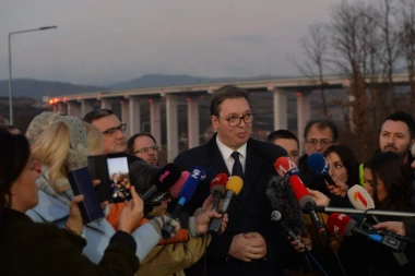 Vučić o programu SZS: Ni reči o Kosovu, EU, ekonomiji - neozbiljno!