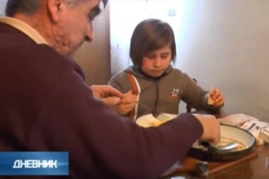 Svako jutro ćerkicu (8) hranio samo projom, a sada se cela Srbija digla na noge i NAPUNILA IM FRIŽIDER!