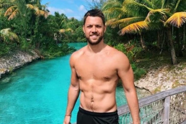 Stefan Živojinović odrešio kesu, uživa na egzotičnoj destinaciji!