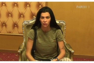 (FOTO 18+) Šmizli nudili 5. 000 evra da snimi pornić!