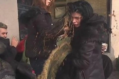 Hitna pomoć u rijalitiju: Učesnice se polivale vrelom kafom!