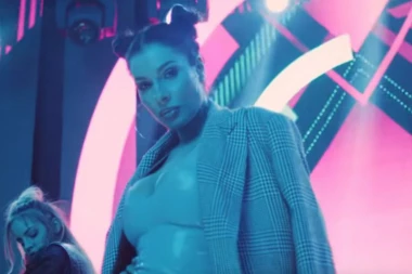 (VIDEO) AVE, CEZARE! Mia Borisavljević objavila novi singl!