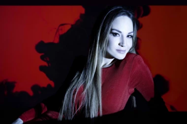 Jelena Tomašević u novom spotu emotivnija nego ikad!