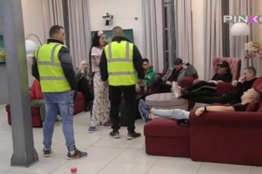 (FOTO) Stravično! Krunićka prebila Janjuša?! Nokautirala ga za sve pare!