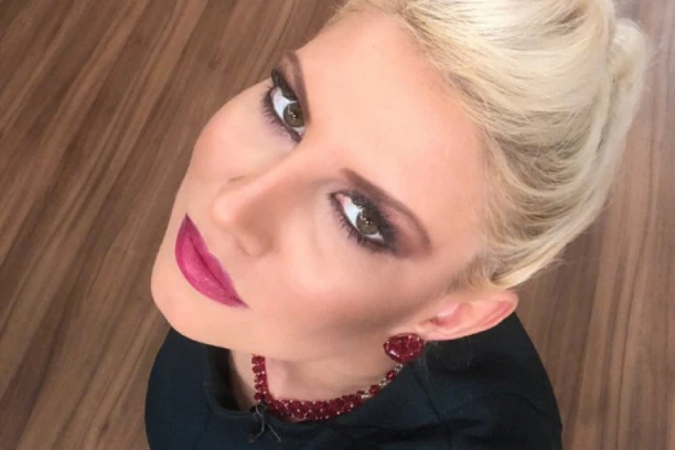 Mislili ste da je Mitrović bog i batina na Pinku?! Dea Đurđević otkrila bez kojih ljudi televizija ne bi bila to što jeste!