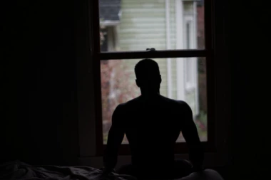 "ZA BRAĆU RUSE MOŽE POVOLJNIJE" NIKOME OVDE NIŠTA NIJE JASNO! Stanodvac okačio oglas za stan, pa izazvao GNEV I BES na mrežama: Sve je ovde luks, NEMA ŠTA! (FOTO)