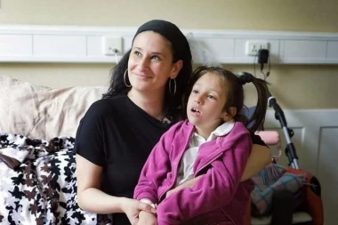 SVAKA ČAST! Zojina mama dobitnica priznanja Evropske organizacije za retke bolesti "Eurordis"!