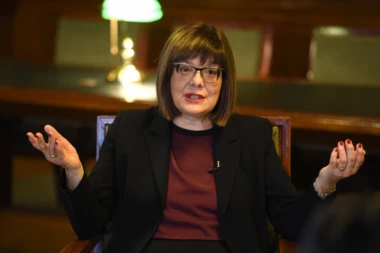 Maja Gojković o protestima u Rektoratu: Skandal! Narušena je autonomija univerziteta