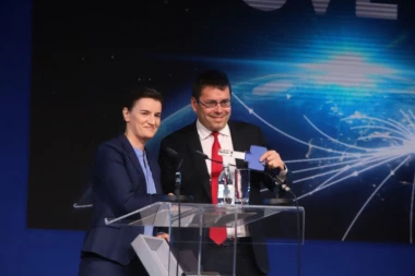 Vansi zvanično preuzeo upravljanje Aerodromom "Nikola Tesla"! Premijerka: Još više otvaramo vrata Srbije za svet