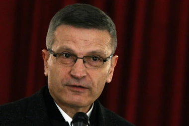 UREDNIK RTS RUŠI VLAST: Nebojša Bradić preko Javnog servisa podržava opoziciju!