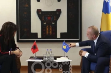 Haradinaj pljunuo na zastavu samoproglašenog Kosova: Uopšte mi se ne sviđa, ja imam svoju