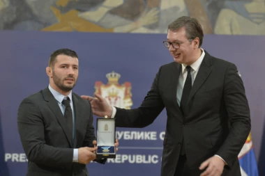 VELIKO PRIZNANJE: Predsednik Vučić odlikovao olimpijskog šampiona!