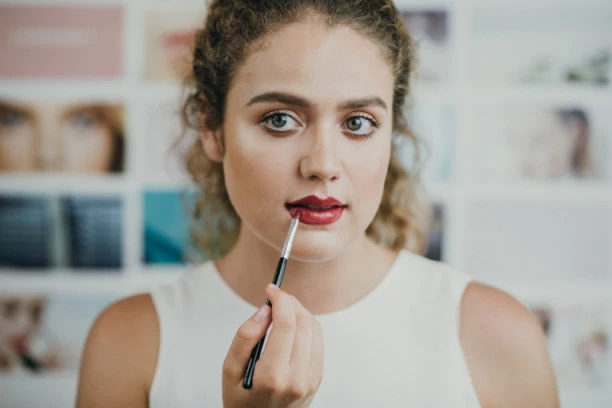 Ne pravite ovu kardinalnu grešku: Čuveni šminker pokazao trik kako da lice izgleda što prirodnije pod šminkom