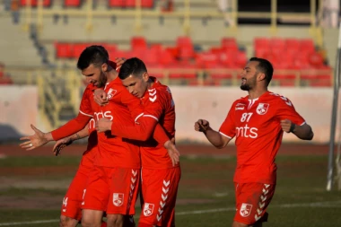 Još jedan dokaz sjajne atmosfere u Radničkom:  Grbić ne može ni intervju da da!