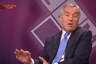 SRAMOTA U CRNOJ GORI: Milo hteo da pokrade izbore! ČITAJTE U SRPSKOM TELEGRAFU!