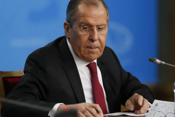 EU UVELA SANKCIJE RUSIJI ZBOG NAVALJNOG, STIGAO ODGOVOR IZ MOSKVE! Lavrov se oglasio i poručio Briselu OVO!