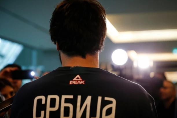 INSTAGRAM USTANAK: Nakon selektorove odluke, saigrači upućuju reči podrške kapitenu! (FOTO)