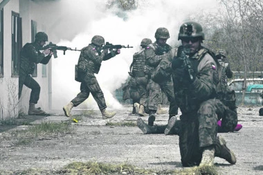 NATO VEŽBE OKO SRBIJE! "Odbrana" ofanzivom!