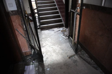 Ubio ženu i sebe, dete povređeno