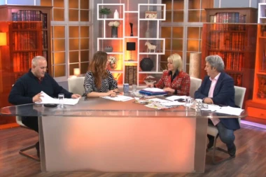 (VIDEO) "Stoko, idiote jedan"! "Imam dokaze da si flertovala sa policajcem"! Žestoka svađa muža i žene u studiju kod Marića