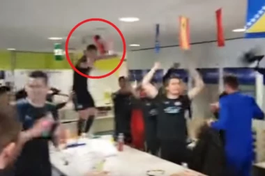 (VIDEO) Zasatava Srbije na neobičnom mestu: U svlačionici Dinama
