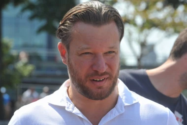 Majka predsednika AMSS skrhana bolom: Radosti moja, što strada od satanske ruke...