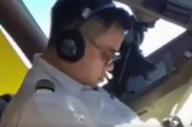 IMA LI PILOTA U AVIONU? Dvojica usred leta spavala 28 minuta! Putnici ostali bez reči