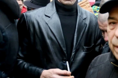 Šabanov vanbračni sin Robert tek sad otkrio šta se desilo: Reči koje mu je Ilda šapnula na sahrani  kidaju dušu!