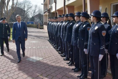 NOVI KONKURS ZA 400 POLAZNIKA: Mladi policajci "učiće" u filmskoj streljani, sportskoj hali...